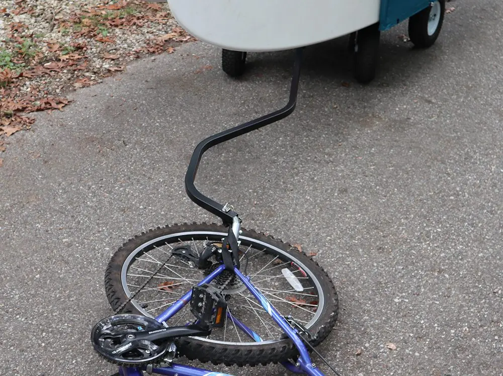 bike trailer laying flat